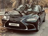 Lexus ES 250 2020 года за 20 000 000 тг. в Алматы