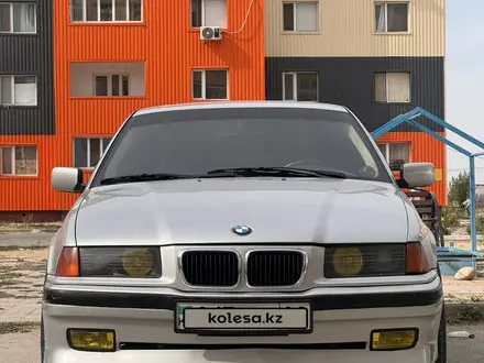 BMW 328 1993 года за 2 500 000 тг. в Алматы – фото 2