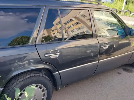 Mercedes-Benz E 200 1993 года за 2 000 000 тг. в Павлодар