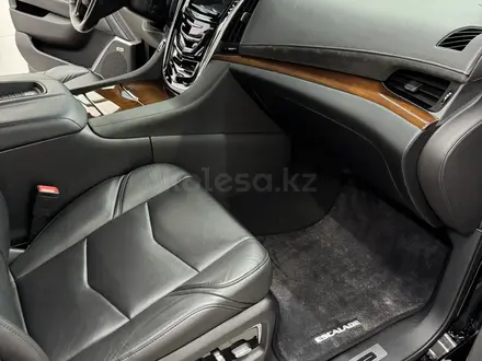 Cadillac Escalade 2019 года за 30 000 000 тг. в Астана – фото 18