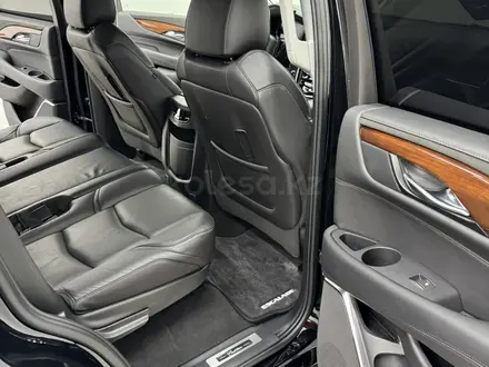 Cadillac Escalade 2019 года за 30 000 000 тг. в Астана – фото 19