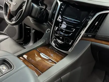 Cadillac Escalade 2019 года за 30 000 000 тг. в Астана – фото 21