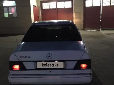 Mercedes-Benz E 230 1991 года за 870 000 тг. в Кызылорда – фото 2