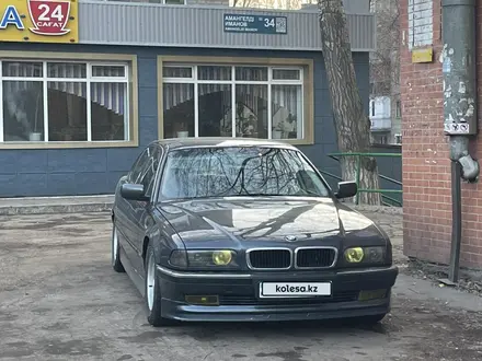 BMW 740 1995 года за 6 000 000 тг. в Астана – фото 2