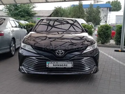 Toyota Camry 2018 года за 15 000 000 тг. в Алматы – фото 3