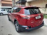 Toyota RAV4 2018 годаfor9 999 999 тг. в Астана – фото 3