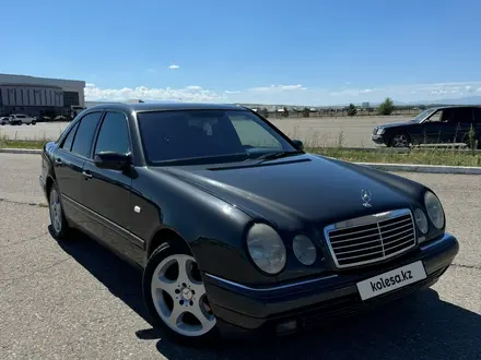 Mercedes-Benz E 320 1995 года за 4 000 000 тг. в Талдыкорган