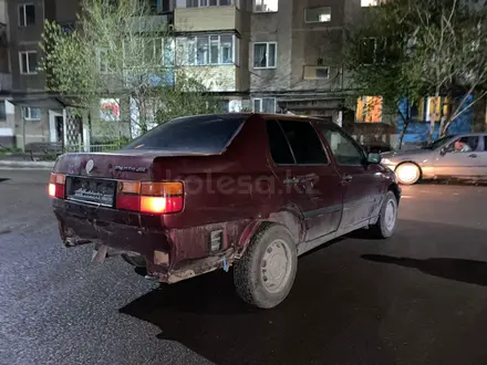 Volkswagen Vento 1993 года за 600 000 тг. в Караганда – фото 2