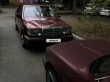 Mercedes-Benz E 220 1993 года за 2 000 000 тг. в Алматы – фото 4