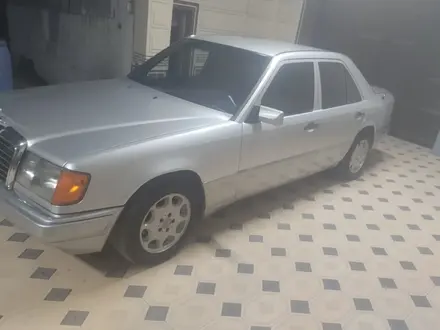 Mercedes-Benz E 230 1991 года за 2 300 000 тг. в Шымкент – фото 3