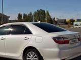 Toyota Camry 2017 года за 9 200 000 тг. в Уральск – фото 4
