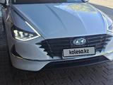 Hyundai Sonata 2022 года за 13 000 000 тг. в Шымкент – фото 4