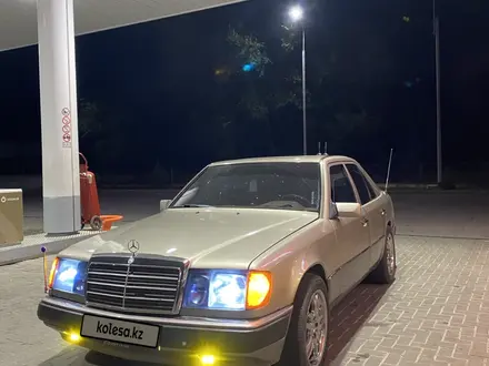 Mercedes-Benz E 230 1990 года за 1 300 000 тг. в Сарканд – фото 2