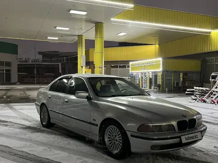 BMW 528 1999 года за 3 300 000 тг. в Шымкент