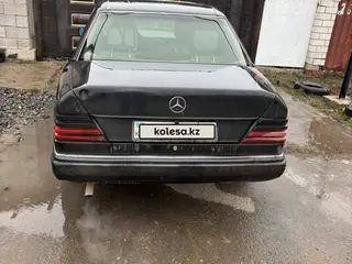 Mercedes-Benz E 230