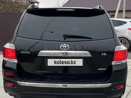 Toyota Highlander 2013 года за 12 000 000 тг. в Атырау – фото 4