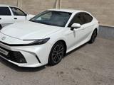 Toyota Camry 2024 года за 20 800 000 тг. в Шымкент