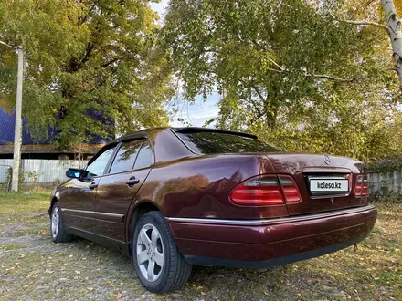 Mercedes-Benz E 230 1995 года за 2 700 000 тг. в Усть-Каменогорск – фото 23