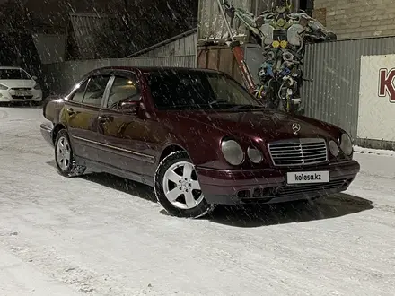 Mercedes-Benz E 230 1995 года за 2 700 000 тг. в Усть-Каменогорск