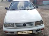 Volkswagen Vento 1993 года за 1 050 000 тг. в Астана