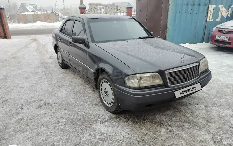 Mercedes-Benz C 180 1995 годаfor1 550 000 тг. в Петропавловск