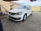 Volkswagen Polo 2019 года за 5 300 000 тг. в Атырау – фото 2