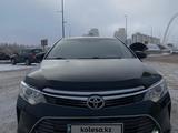 Toyota Camry 2015 года за 11 400 000 тг. в Астана – фото 2