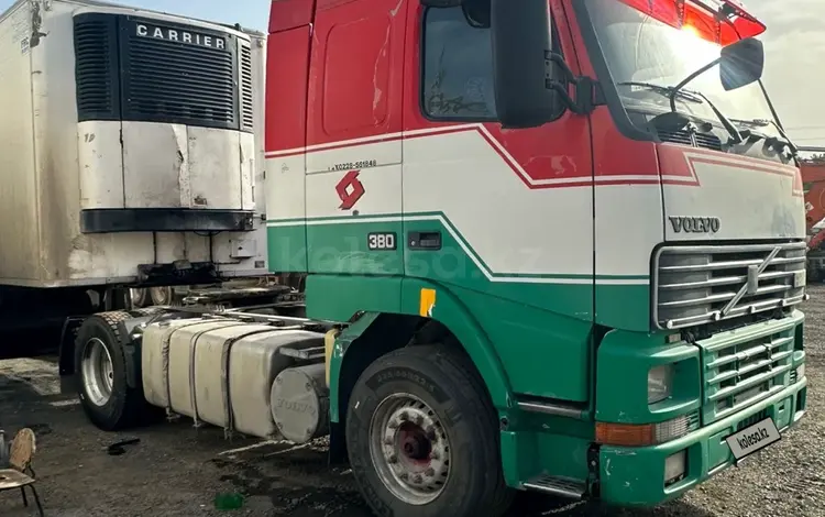 Volvo  FH 1998 года за 14 700 000 тг. в Астана