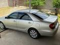 Toyota Camry 2002 года за 4 500 000 тг. в Шымкент – фото 2