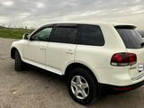 Volkswagen Touareg 2008 года за 8 000 000 тг. в Алматы – фото 4
