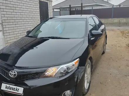 Toyota Camry 2012 года за 5 300 000 тг. в Актобе – фото 2