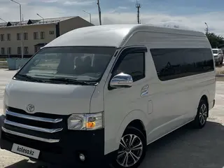 Toyota HiAce, 2016