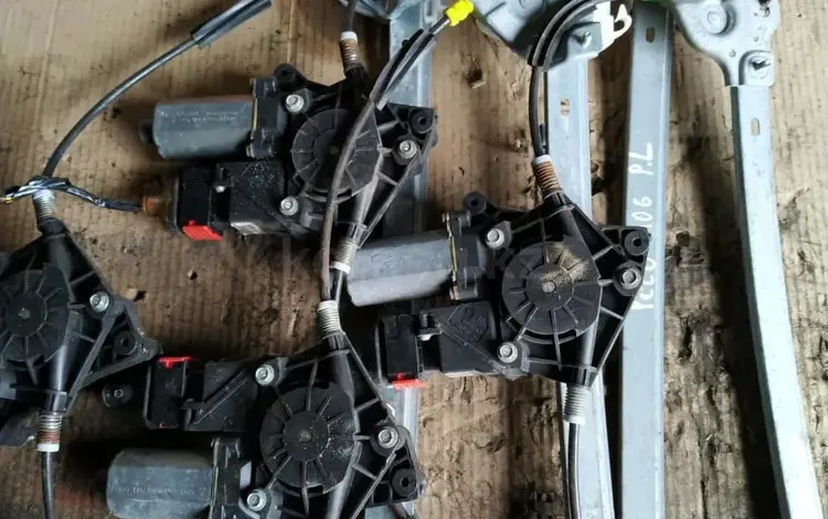 Стеклоподъёмники за 12 500 тг. в Алматы