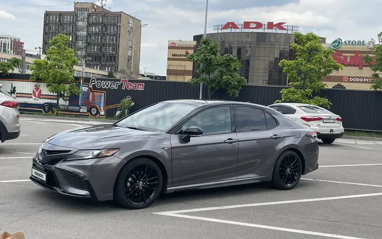 Toyota Camry 2021 года за 19 500 000 тг. в Шымкент