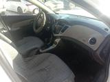 Chevrolet Cruze 2012 года за 2 900 000 тг. в Актобе – фото 4