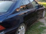 Mercedes-Benz C 180 2001 года за 3 000 000 тг. в Уральск – фото 4