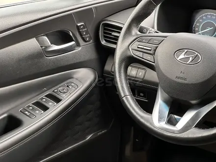 Hyundai Santa Fe 2021 года за 18 300 000 тг. в Караганда – фото 11