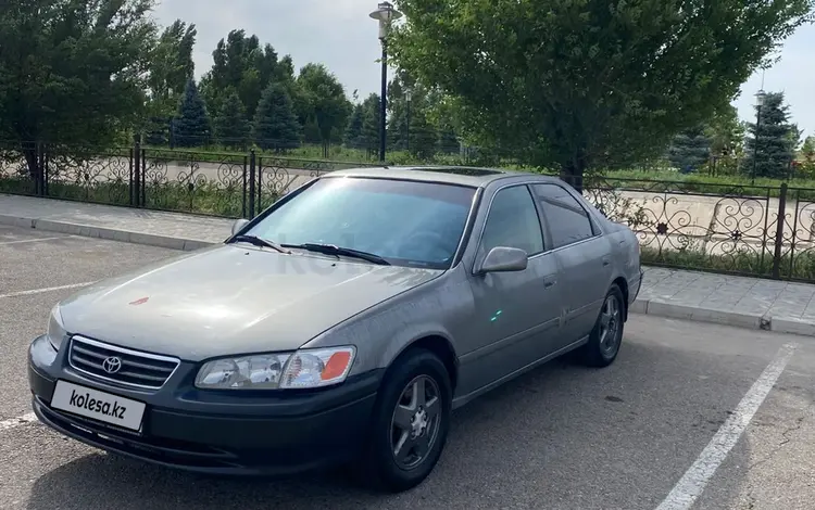 Toyota Camry 2000 года за 3 200 000 тг. в Тараз