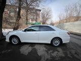 Toyota Camry 2017 года за 11 500 000 тг. в Алматы – фото 2