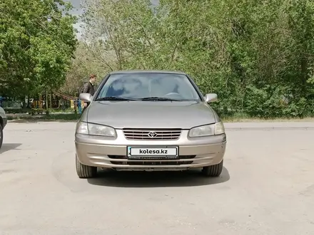 Toyota Camry 1998 года за 3 100 000 тг. в Семей