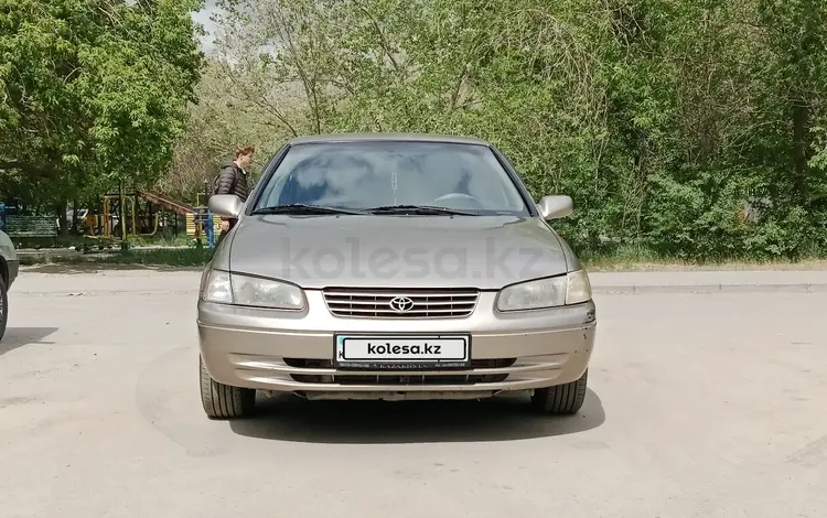 Toyota Camry 1998 года за 3 100 000 тг. в Семей