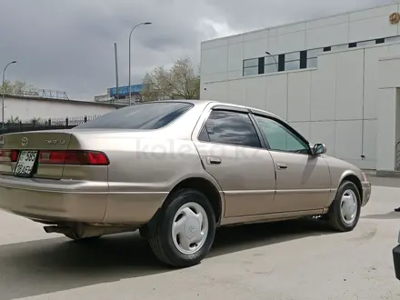Toyota Camry 1998 года за 3 100 000 тг. в Семей – фото 3