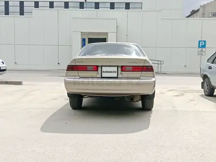 Toyota Camry 1998 года за 3 100 000 тг. в Семей – фото 4