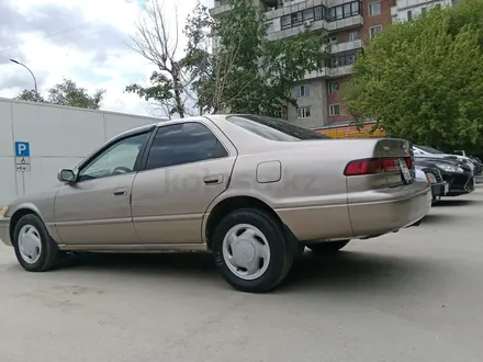 Toyota Camry 1998 года за 3 100 000 тг. в Семей – фото 5