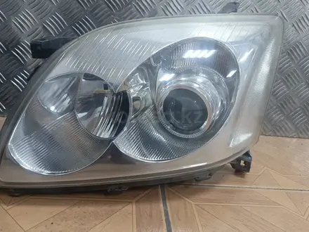 Фара на Toyota Аvensis 2004 год за 2 999 тг. в Шымкент – фото 2