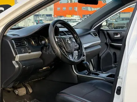 Toyota Camry 2016 года за 7 500 000 тг. в Алматы – фото 17