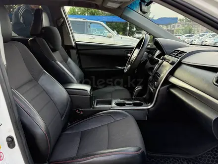 Toyota Camry 2016 года за 7 500 000 тг. в Алматы – фото 28