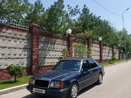 Mercedes-Benz E 200 1993 года за 1 000 000 тг. в Алматы – фото 4