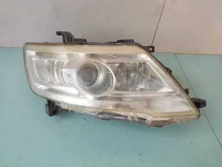 Фара Nissan Serena за 15 000 тг. в Алматы