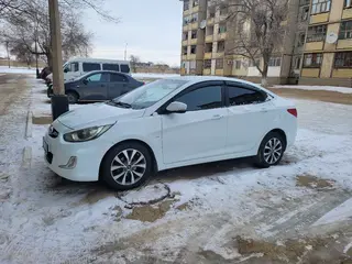 Hyundai Accent, 2011